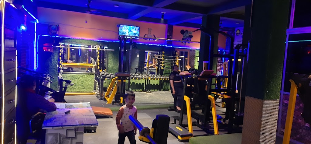 SMART HEALTH CLUB. Varanasi