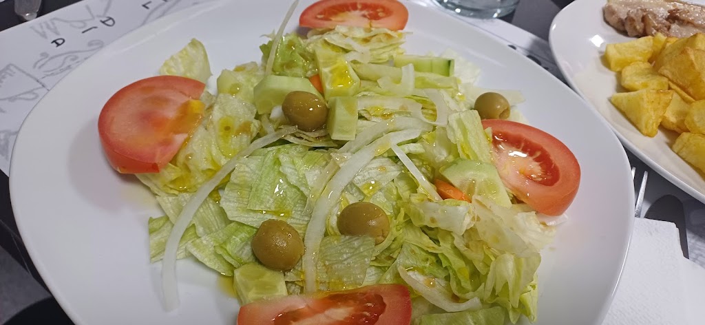 Bar Restaurante Rico y Punto — Comida y bebida