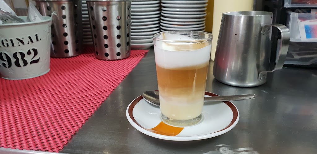 Cafeteria bar restaurante cardenas — Comida y bebida