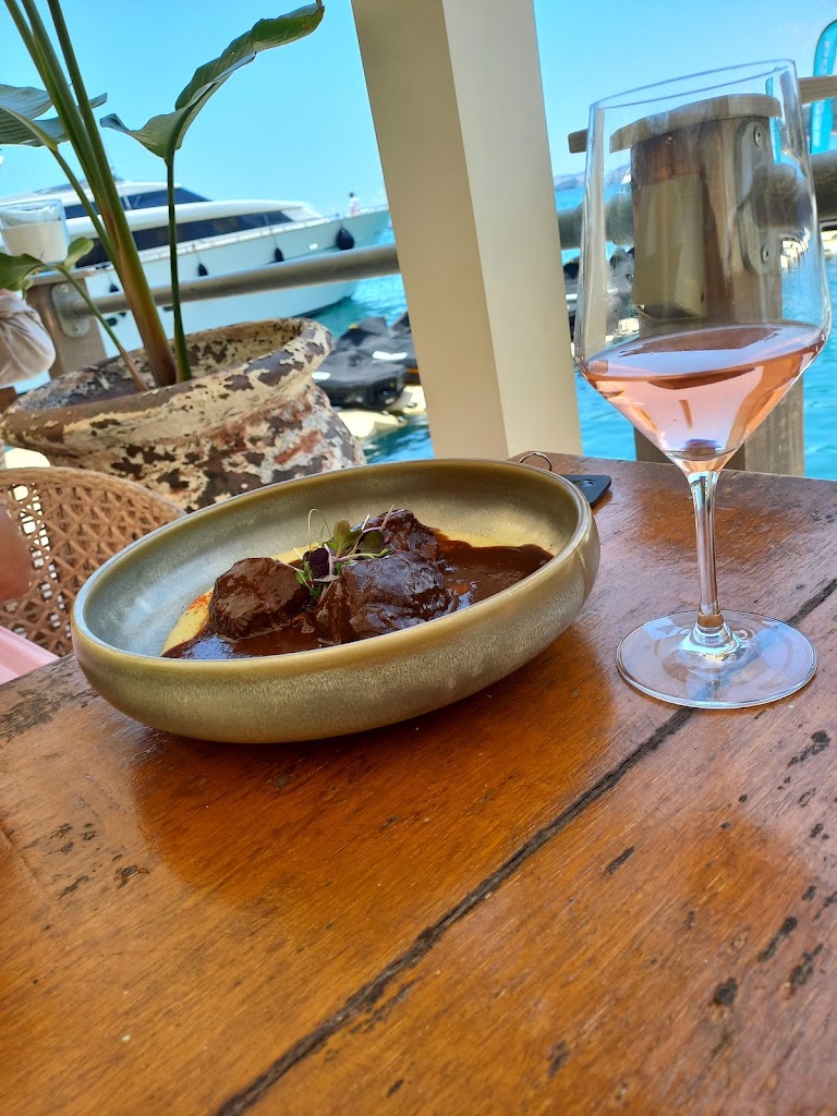 BAY CLUB — Comida y bebida