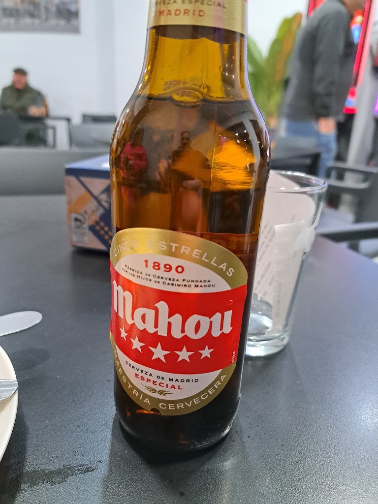 Bar De Punxaetes — Comida y bebida