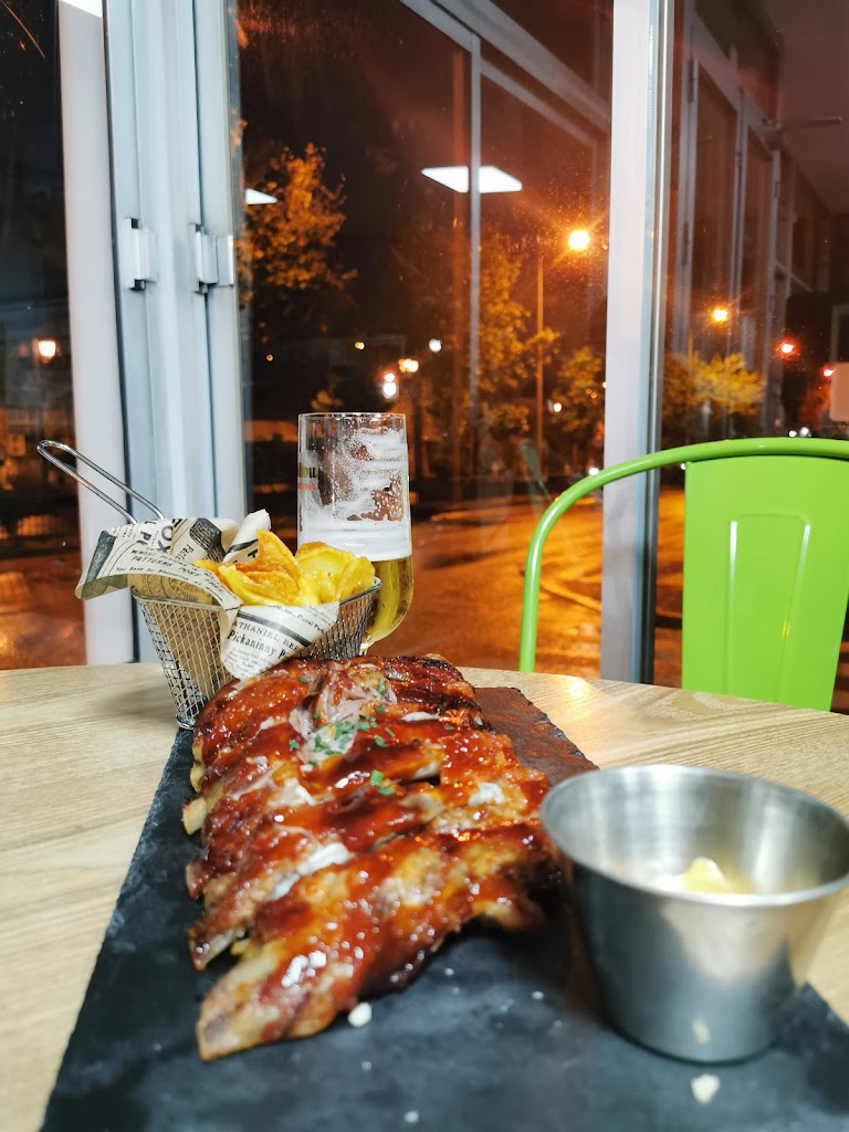 Bar Flores — Comida y bebida