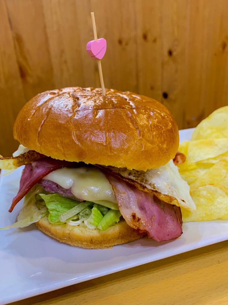Cafeteria Nueva Ola — Comida y bebida