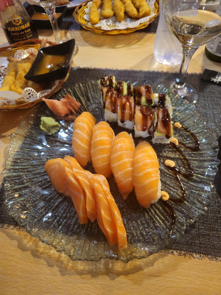 RESTAURANTE JAPONES KIYOMI — Comida y bebida