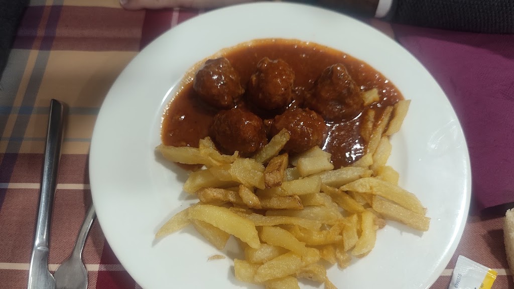 Restaurante Taberna Mohino — Comida y bebida