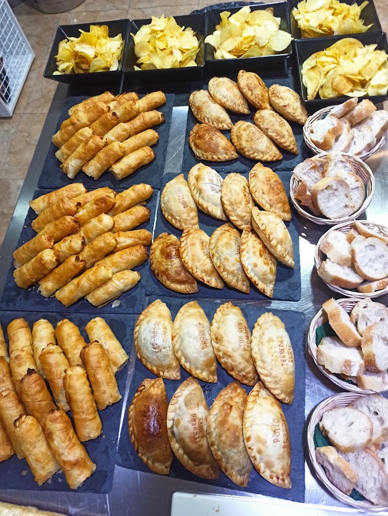 La Rada Coffee & Wine — Comida y bebida