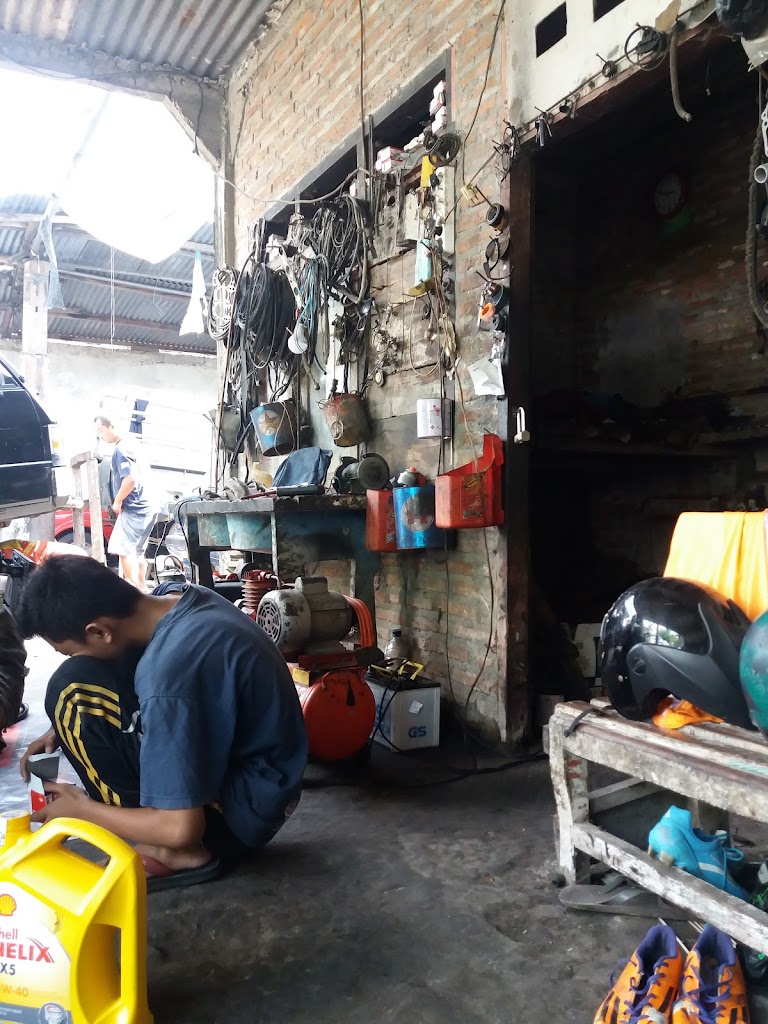 Bengkel Mobil "Hendra"