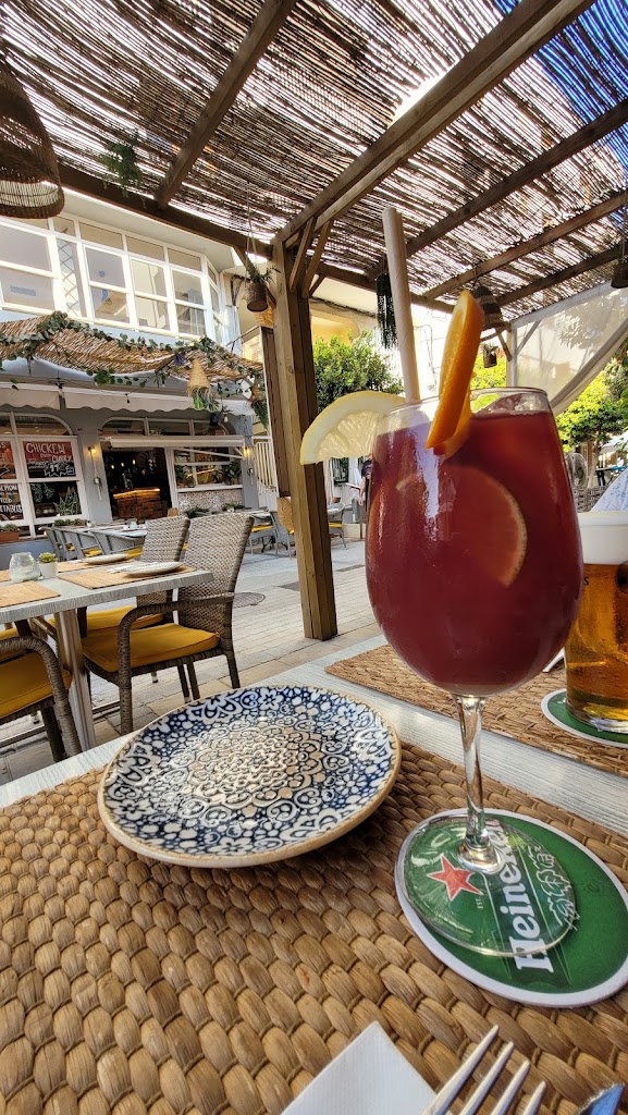Ambrosia Restaurante — Comida y bebida