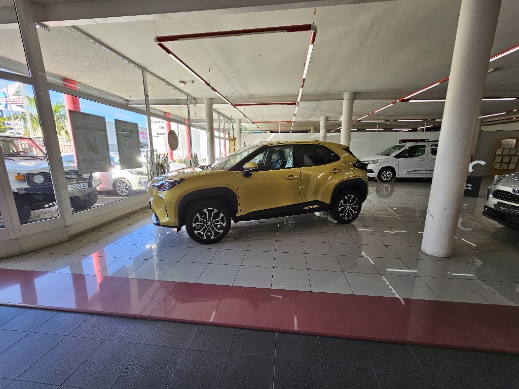 Toyomotor — Interior