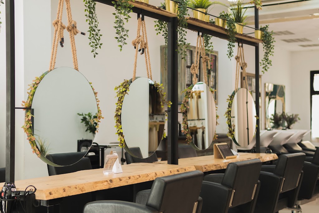 Eliana Moragues Hair Beauty — Del propietario