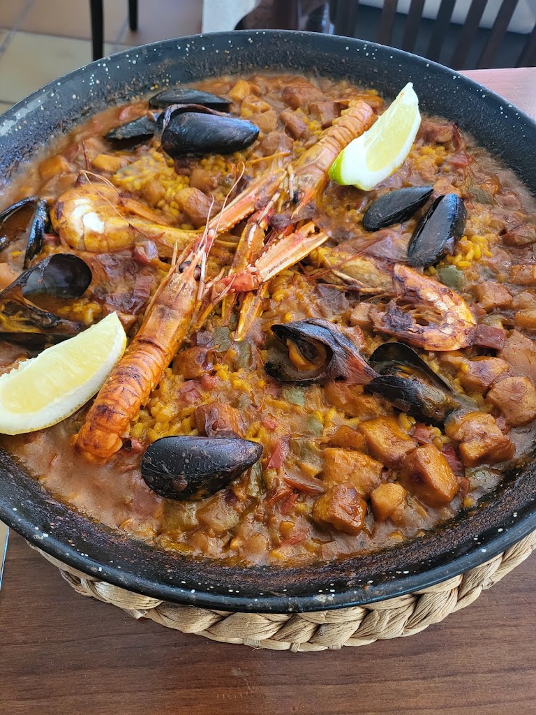 Restaurant La Traviata — Paella