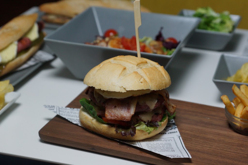 Cerveceria Tutikedu — Comida y bebida
