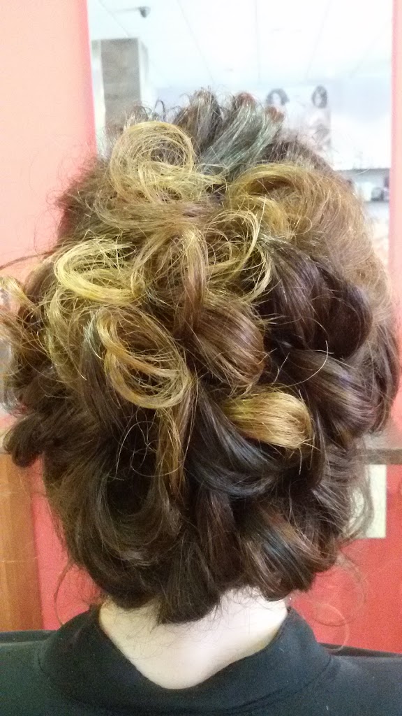 Sanbel Betera Peluqueria — Peinado