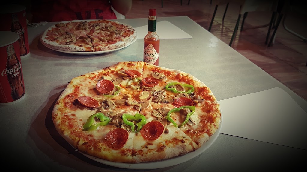 Pizzeria Americana — Pizza