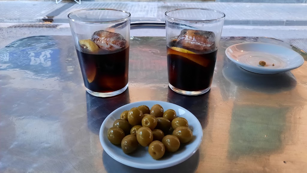 Bar Restaurante La Estrella — Comida y bebida