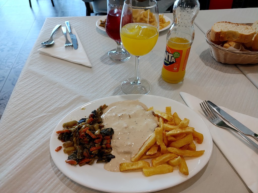 Cafe Bar Alban24 — Comida y bebida