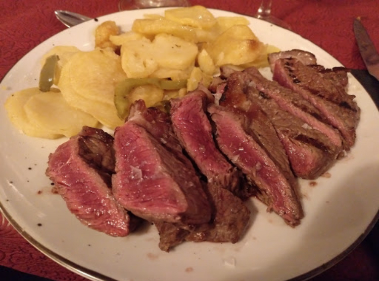 Restaurante La Taranta — Comida y bebida