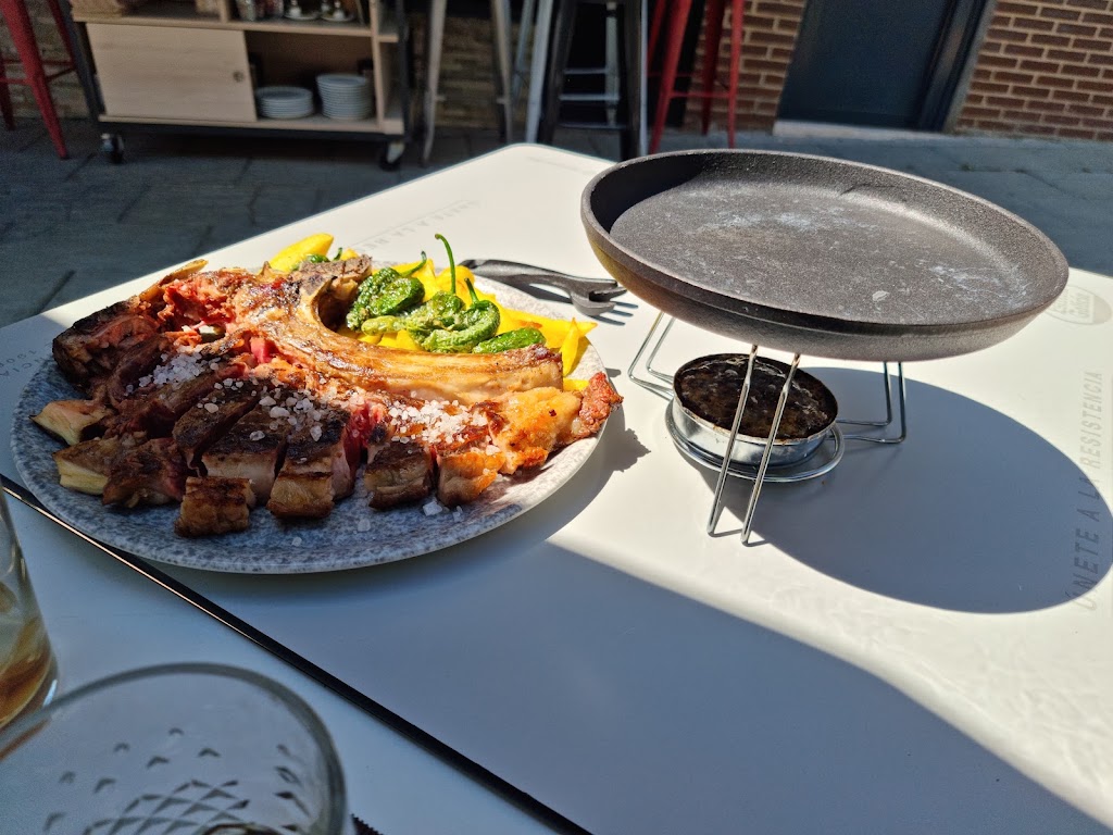 Family Bar — Comida y bebida