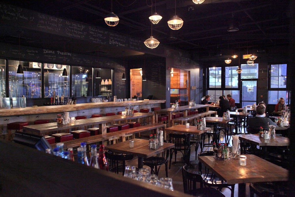 Mile Public House in Brossard