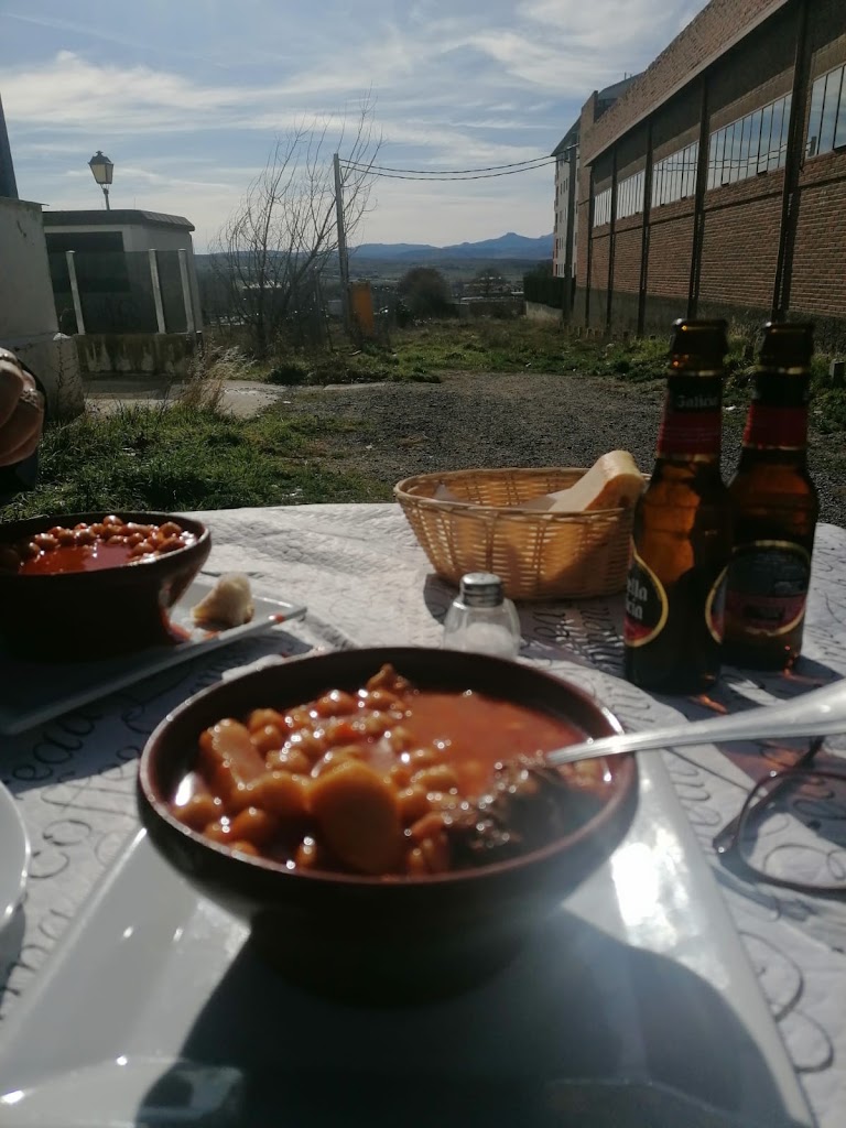 Bar-Restaurante Almanzor — Comida y bebida