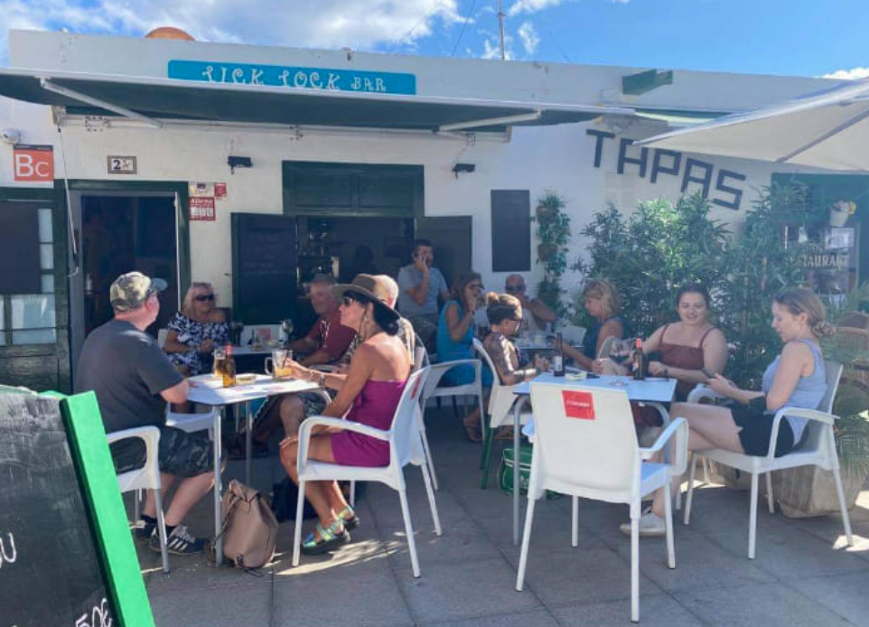 Tick Tock Bar — Ambiente