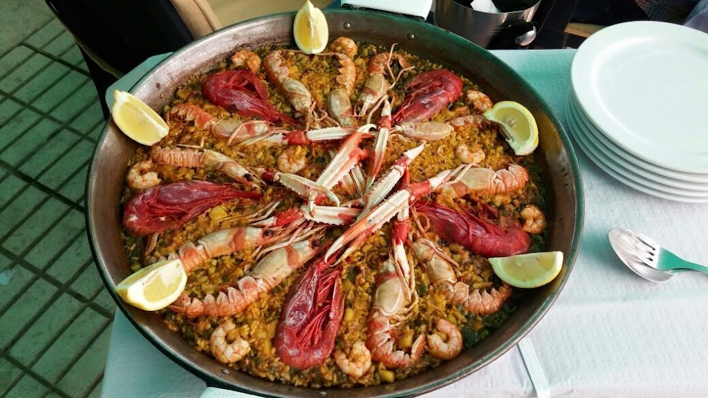 Restaurante Juan Playa — Comida y bebida