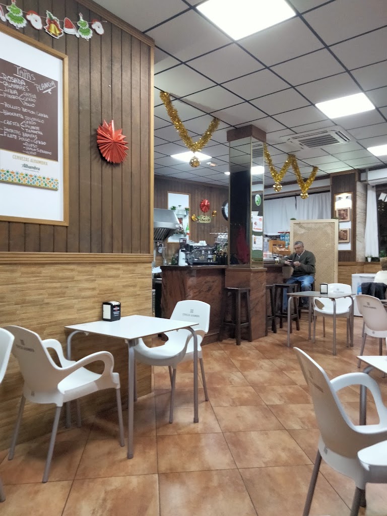 El Teje Tapas — Ambiente