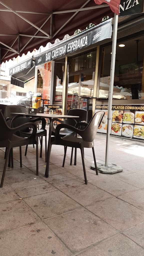 Bar cafeteria Esperanza — Ambiente