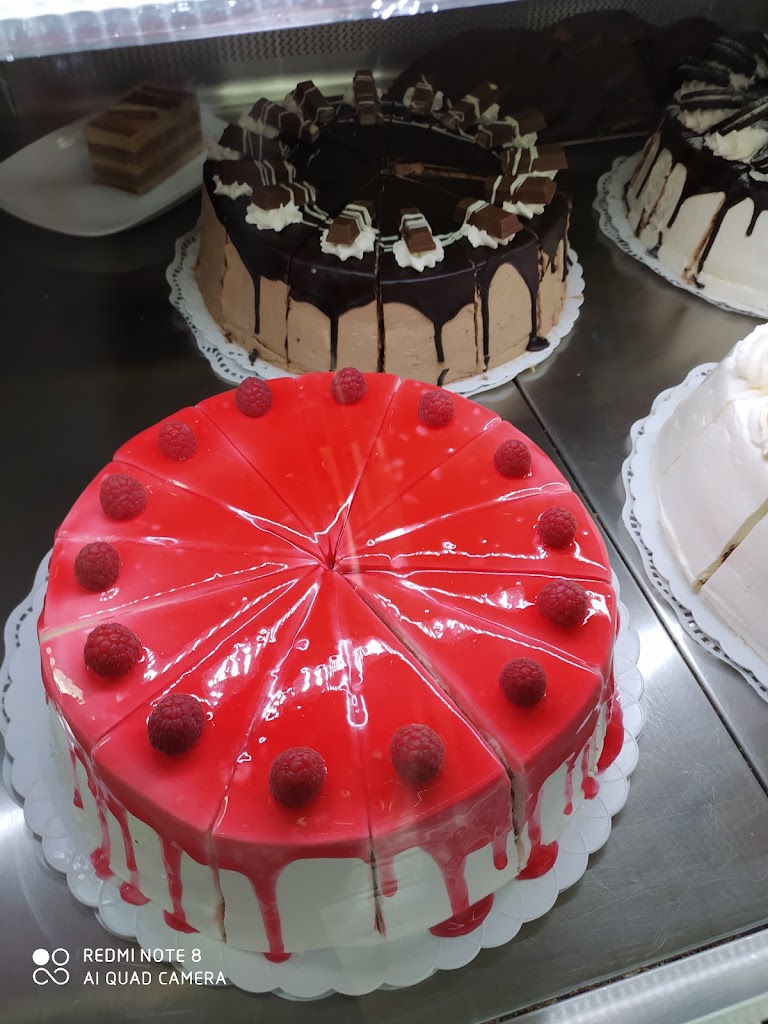 Cafeteria y Confiteria Deny — Pastel