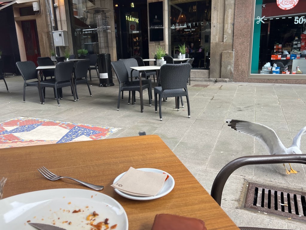 Taperia Vinoteca Xoxe's — Comida y bebida