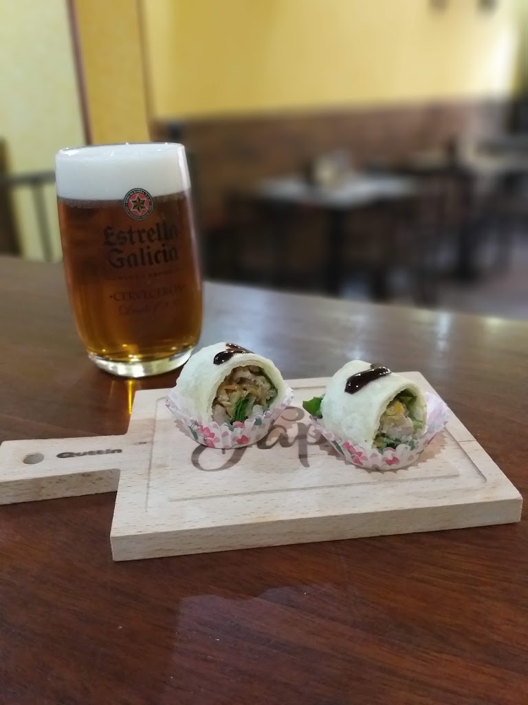 El Gallineru — Comida y bebida