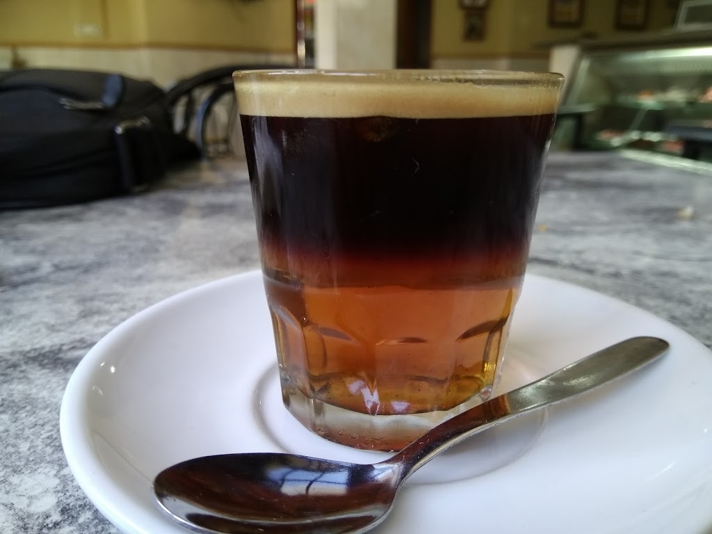 Bar Jose Barbacoa — Comida y bebida