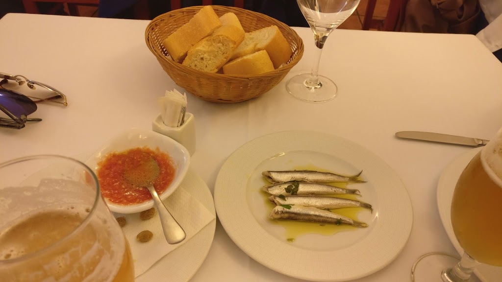 Restaurante la Trocha — Comida y bebida