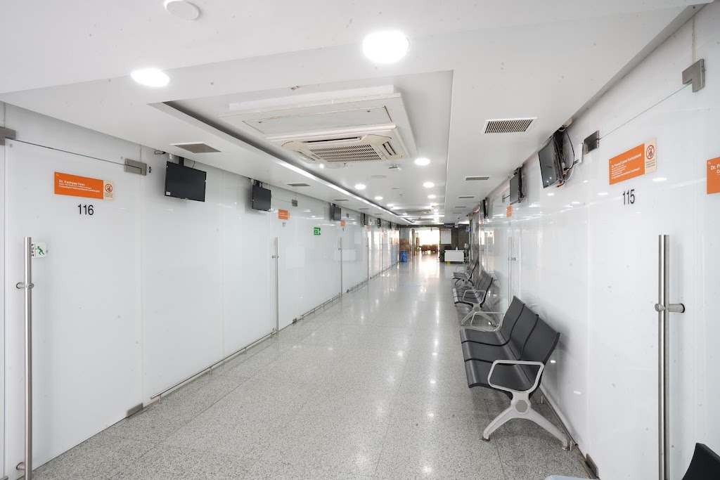 Dr. Dr A Guru Prakash Crt P Surgery Cabg Ptca Tavr Pacemaker Afib Surgery Mitraclip Surgery