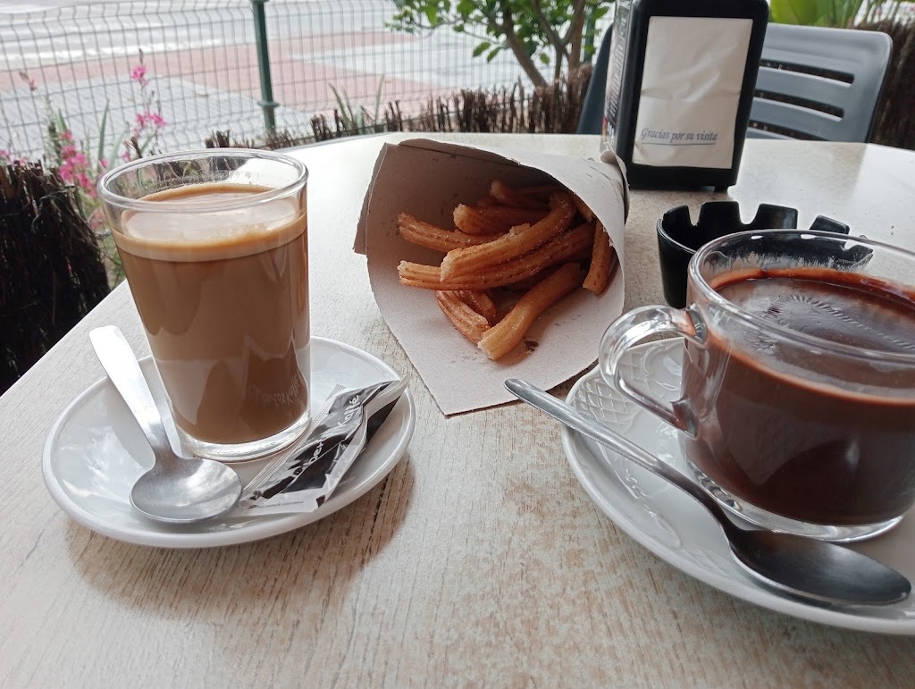 Cafeteria Liberto's Kaffe — Comida y bebida