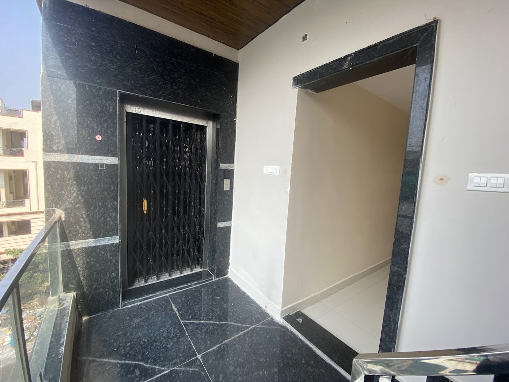 Hotel Varshini Spark Inn