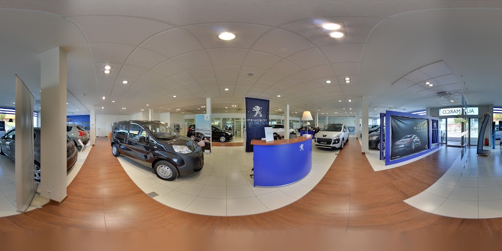 Peugeot Automoviles Marco Tudela — Interior
