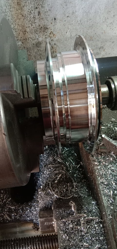 bengkel las dan bubut karya baja