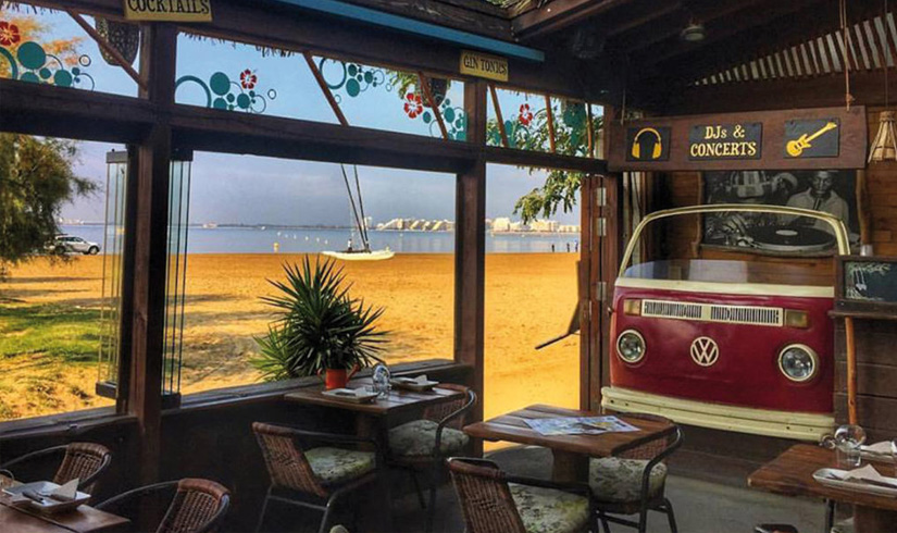 Ona Beach Bar — Ambiente