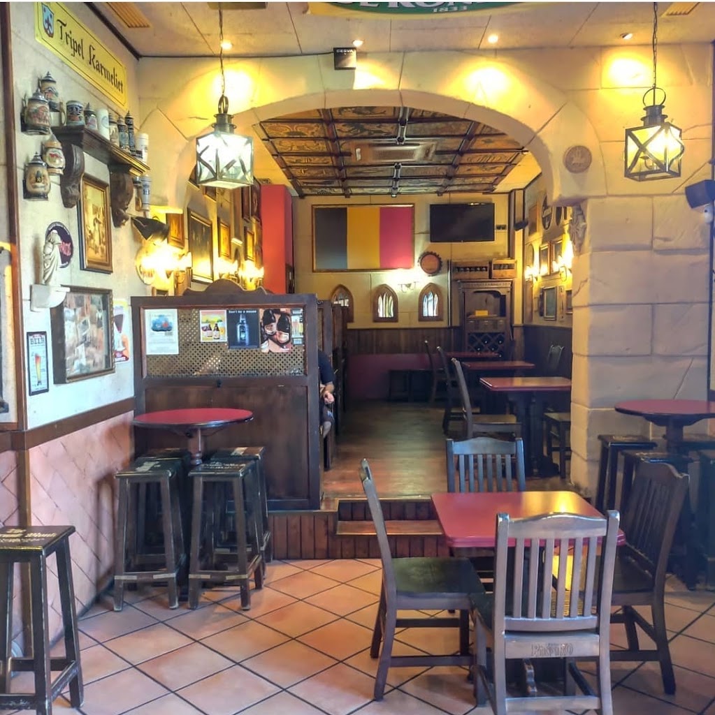 The Drunk Monk — Ambiente