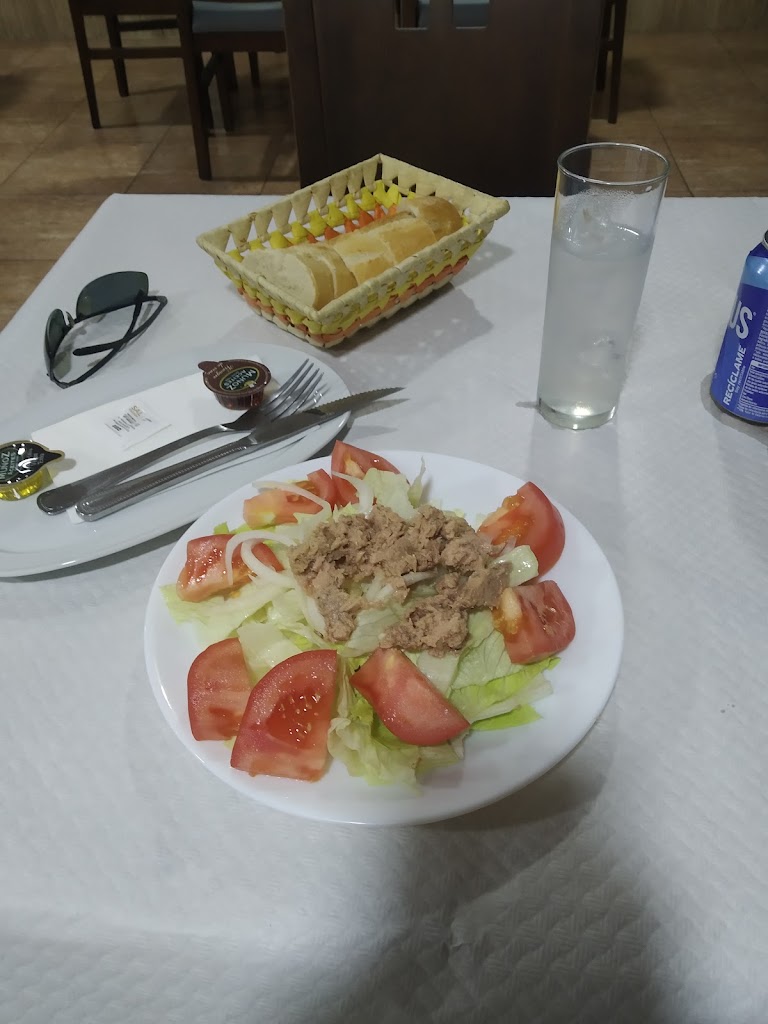 Hostal El Paraiso — Comida y bebida