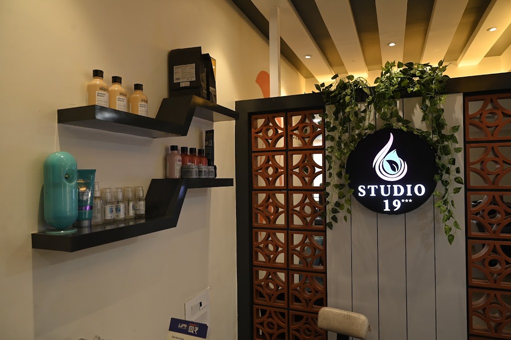 Studio19 Family Make Up Salon Spa For Men Women Karad Varungi Shaniwar Peth