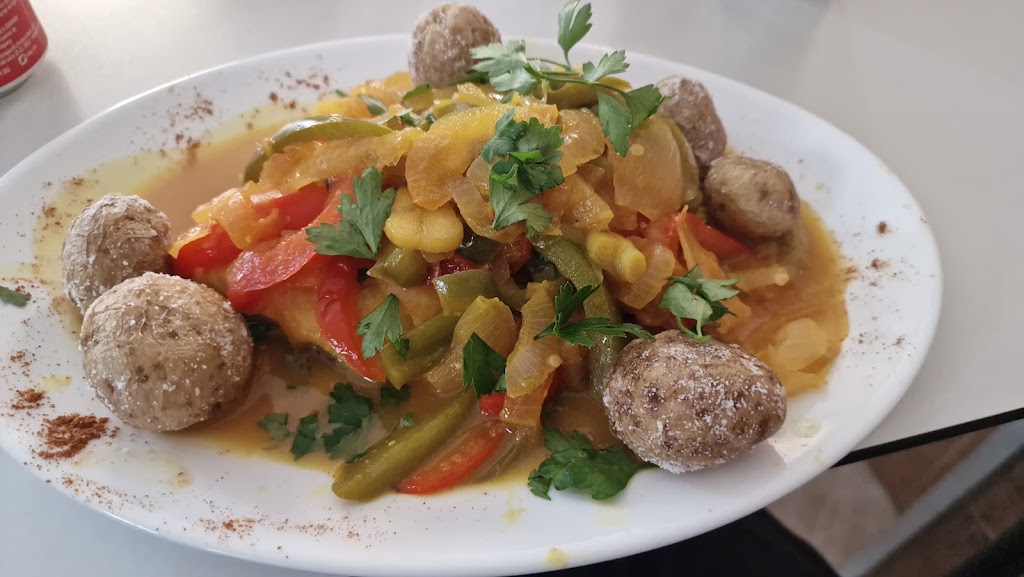 El Rincon de Nadine — Comida y bebida