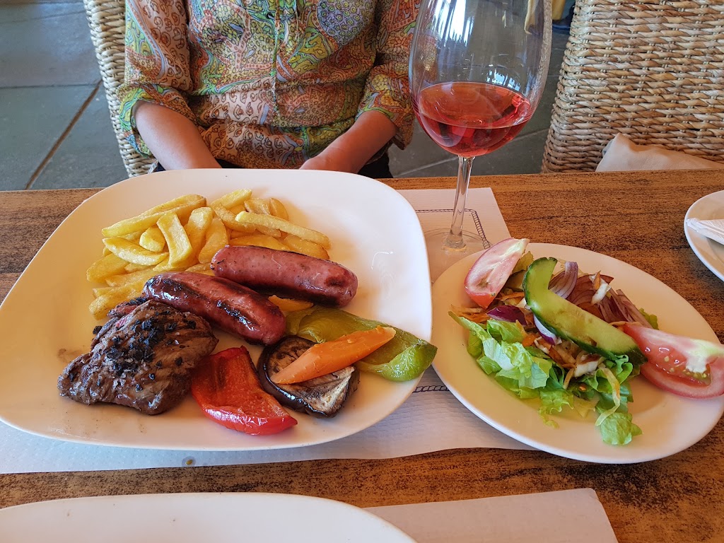 Restaurante Tauro — Comida y bebida