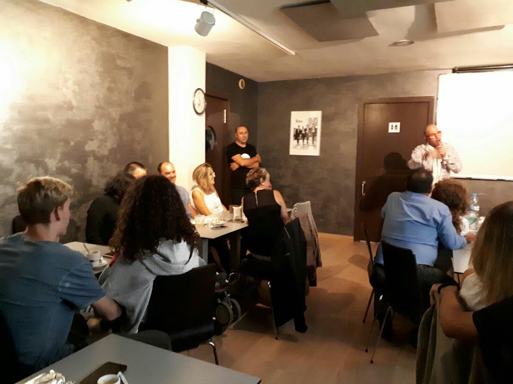 Bar Cafeteria Blanc I Negre — Ambiente