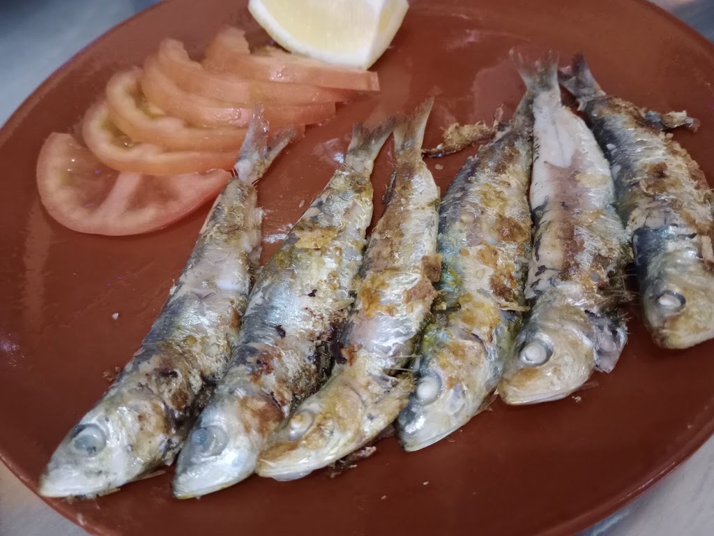 Cafe-Bar El Llamador — Comida y bebida