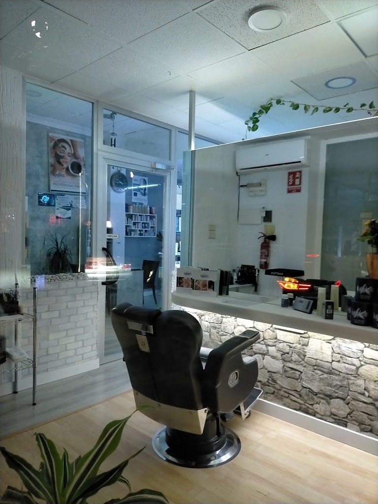 Ana Gil Salud Capilar Integral y Depilacion Laser- Altea (Alicante) — Interior