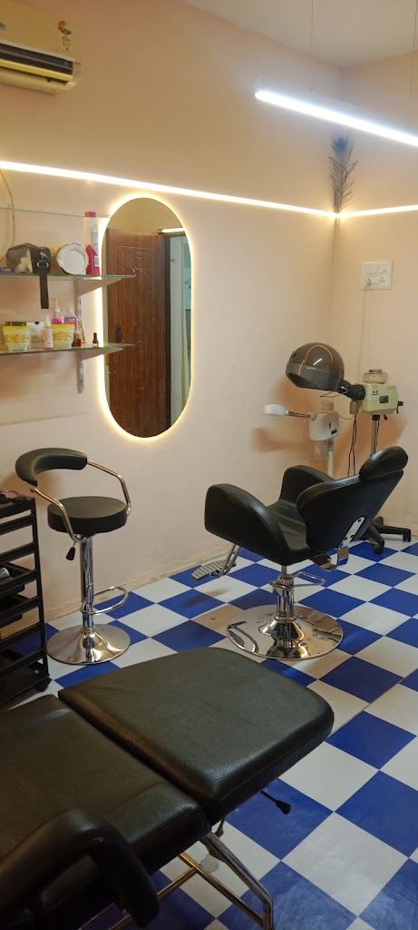 Aruvi Beauty Parlour A C