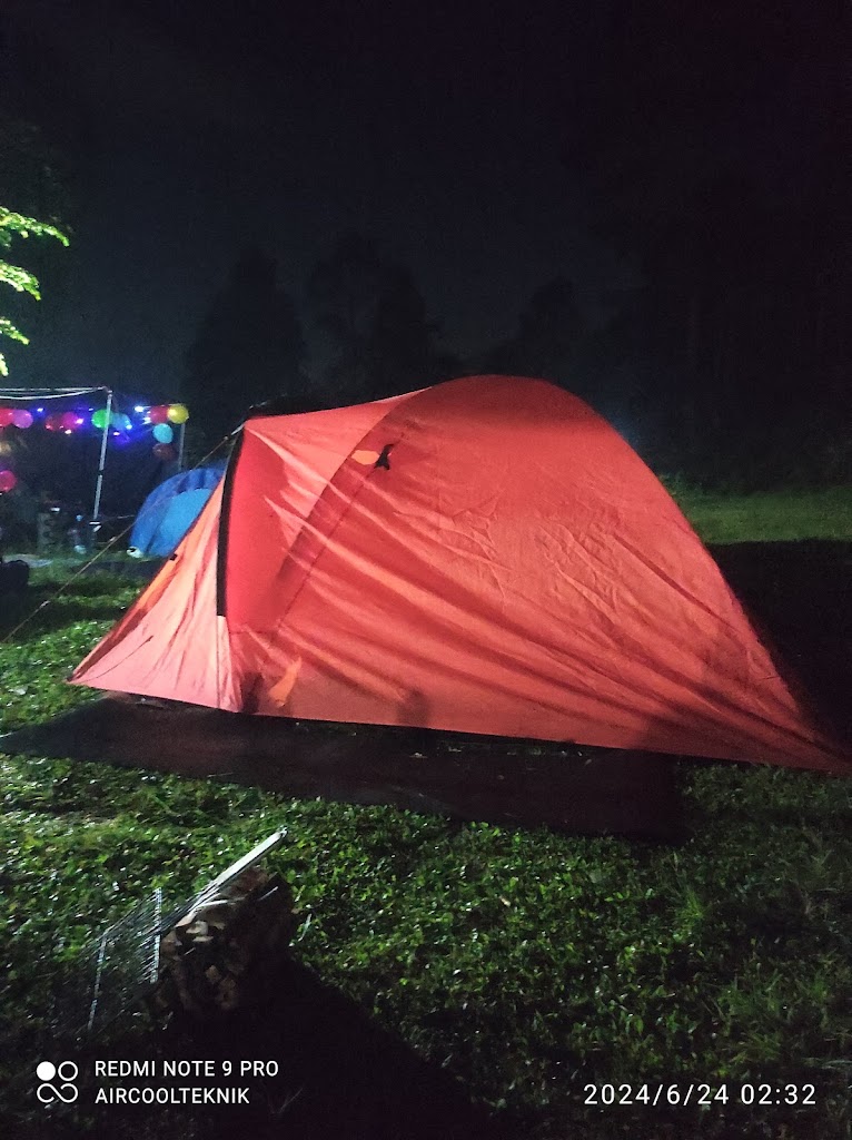 Tempat rekreasi kemping dan pendakian