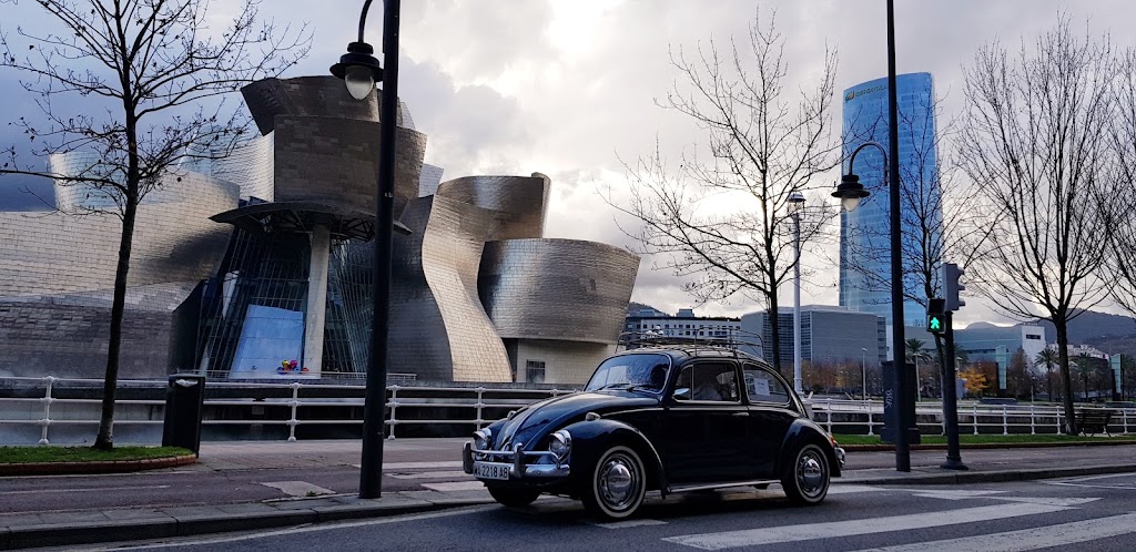 Bilbao Retro Tours | Tours en Coches Clasicos — Del propietario